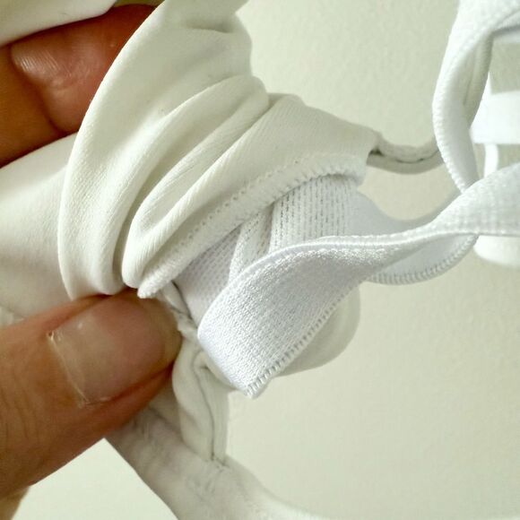 Keyhole/ LC Apparel Strappy Light Support Sports Bra in White Size M - Picture 5 of 5